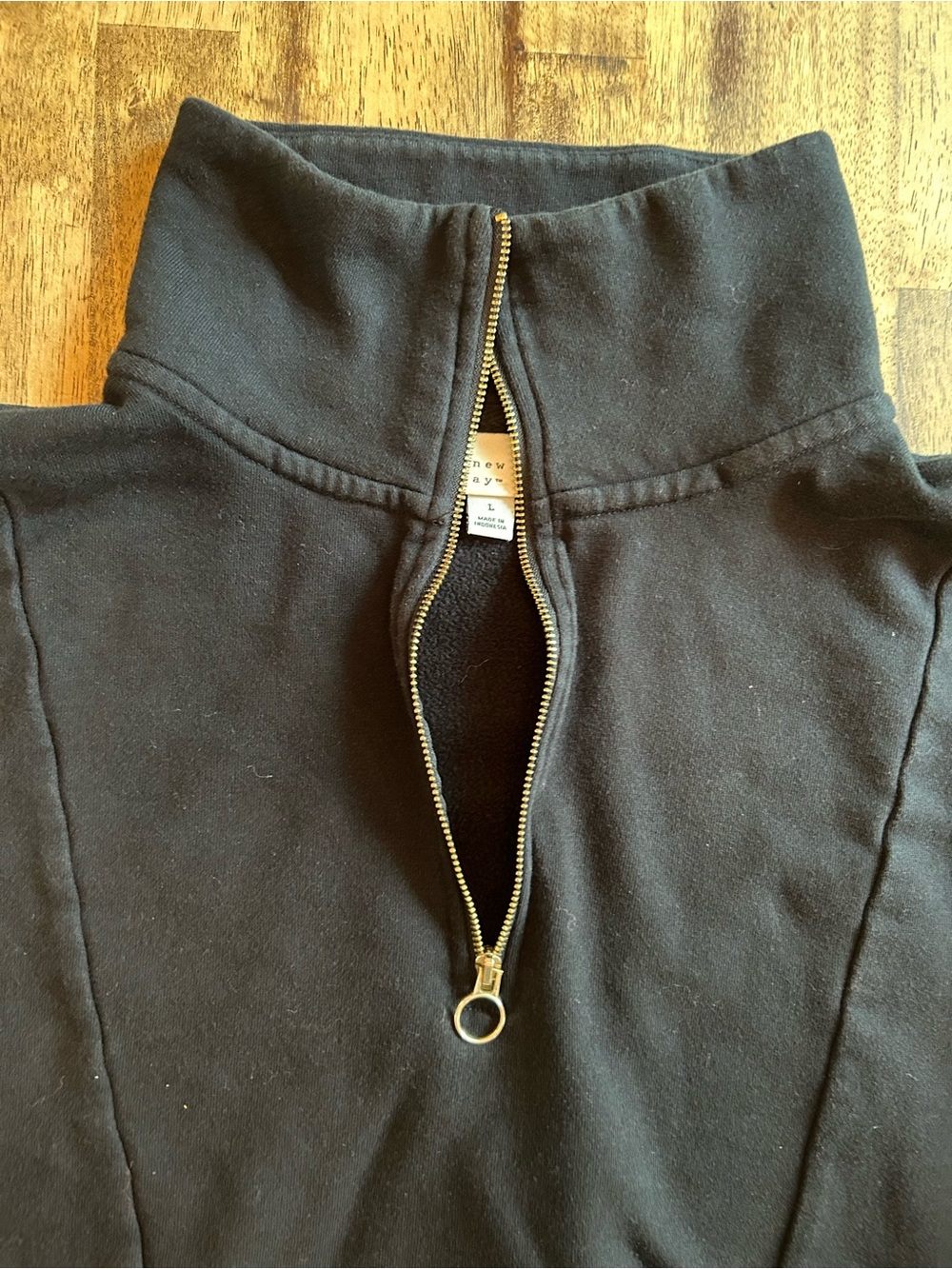 Quarter-Zip pullover - Picture 3 of 4
